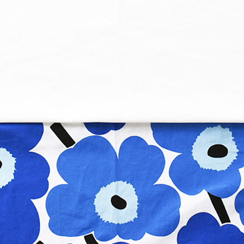 ピエニウニッコ(ブルー)×ホワイトのカーテンサムネイル画像