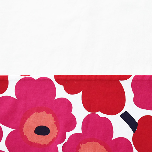 ピエニウニッコ(レッド)×ホワイトのカーテンサムネイル画像