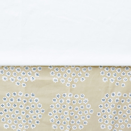 プケッティ(ベージュ)×ホワイトのカーテンサムネイル画像