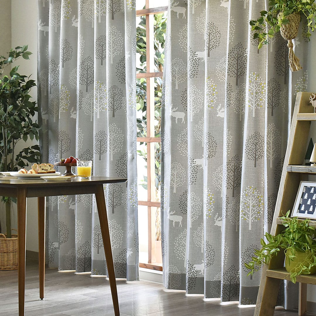 ヒュッテグレーをリビングにつけた画像