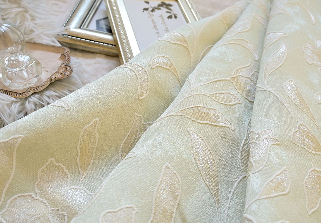 ライトグリーン