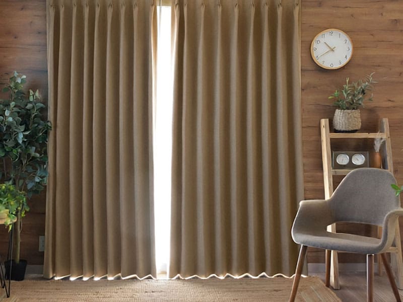 ベージュの２倍ヒダのカジュアルスタイルな画像