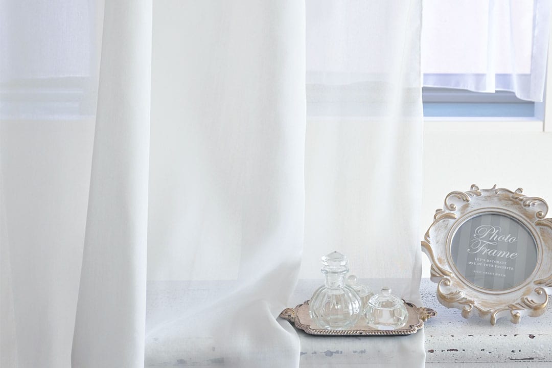 採光効果34.5％で自然光をやさしく取り込むレースカーテン エアリ ホワイト