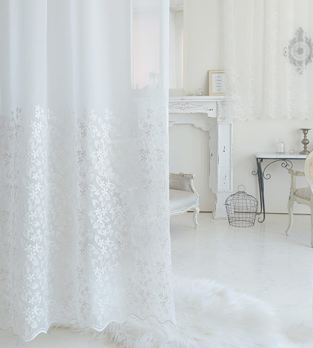 シームレス仕様で大きな窓も美しく仕上がるトルコレースカーテン ナチュラル空間に調和