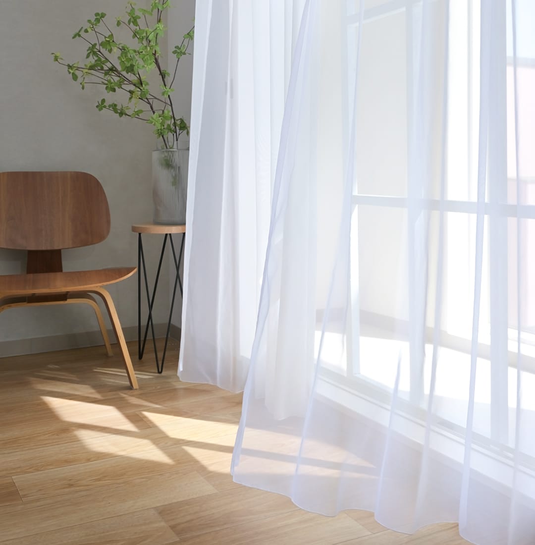 光をやさしく通すレースカーテン 風を感じる軽やかな透け感 ホワイト