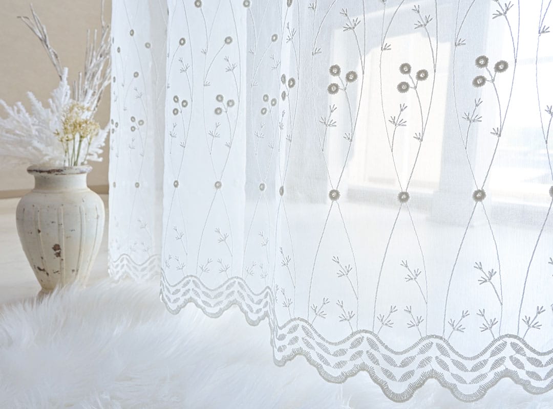 シームレス仕様で美しく仕上がるトルコレースカーテン 大きな窓に最適