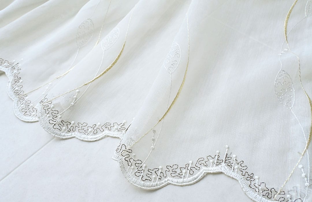 ロジックブラウン生地アップ