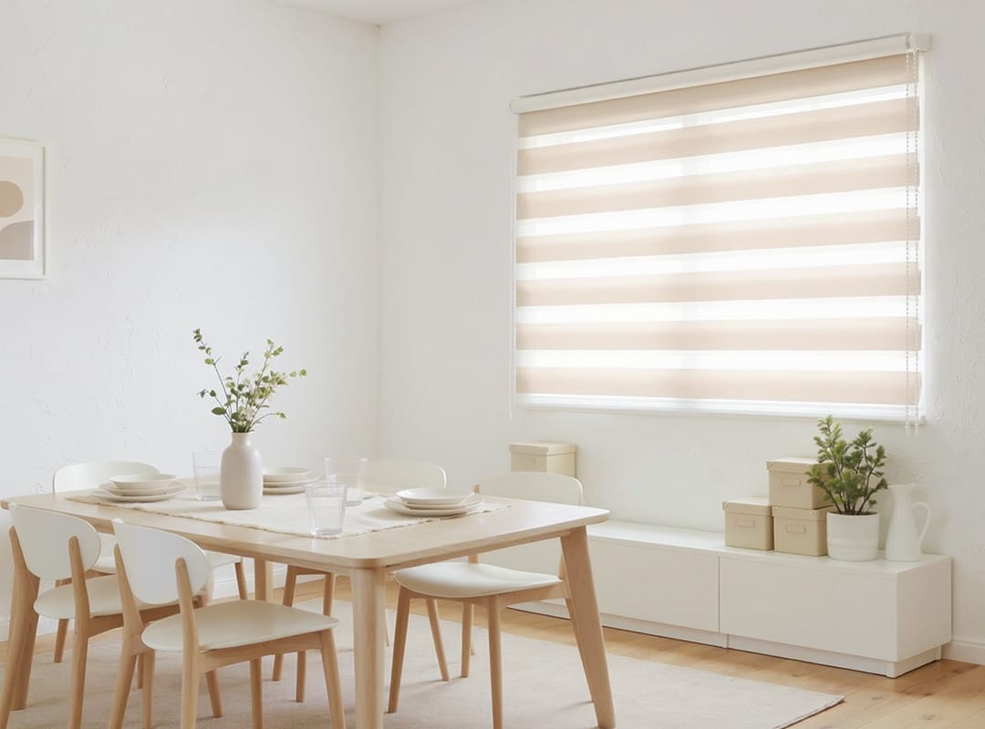 調光ロールスクリーン ベージュ 北欧インテリアに合うナチュラルカラー
