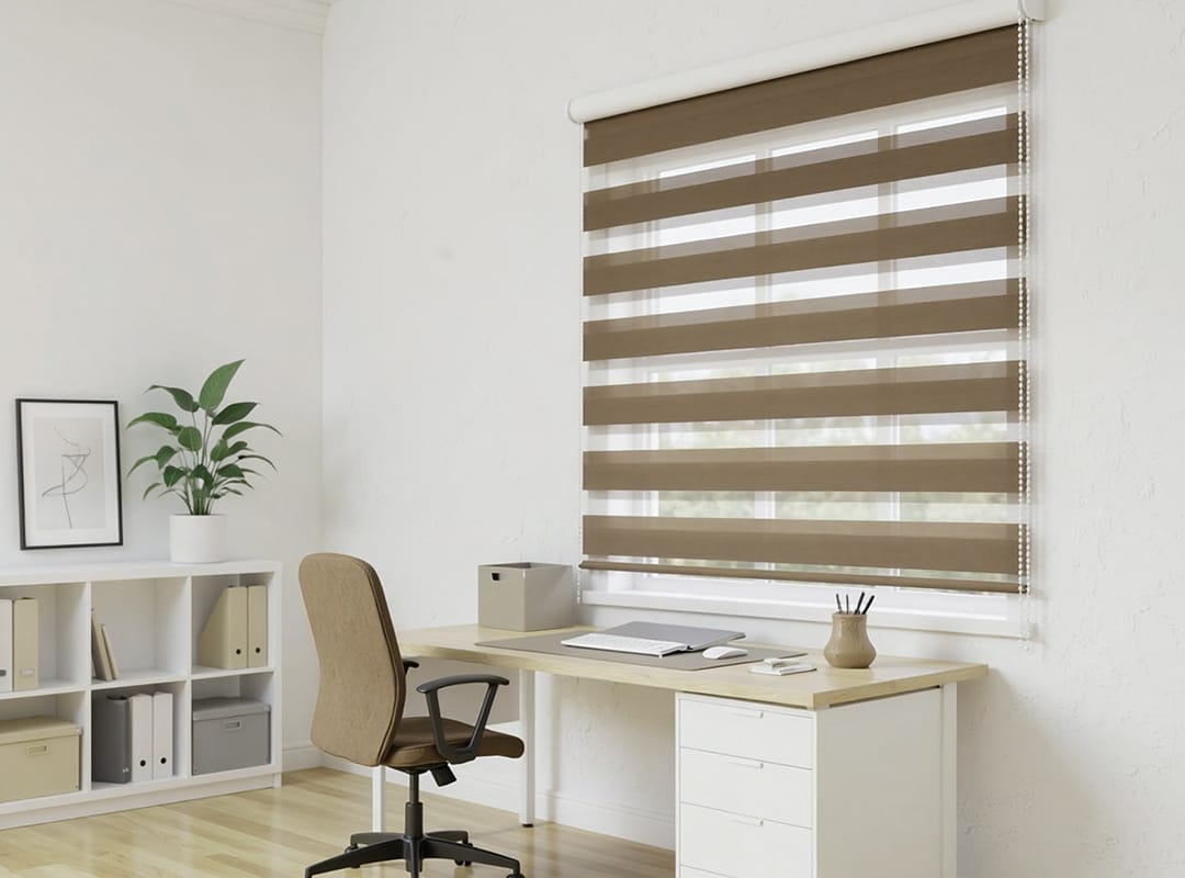 調光ロールスクリーン ココア 在宅ワークにおすすめの落ち着いたカラー