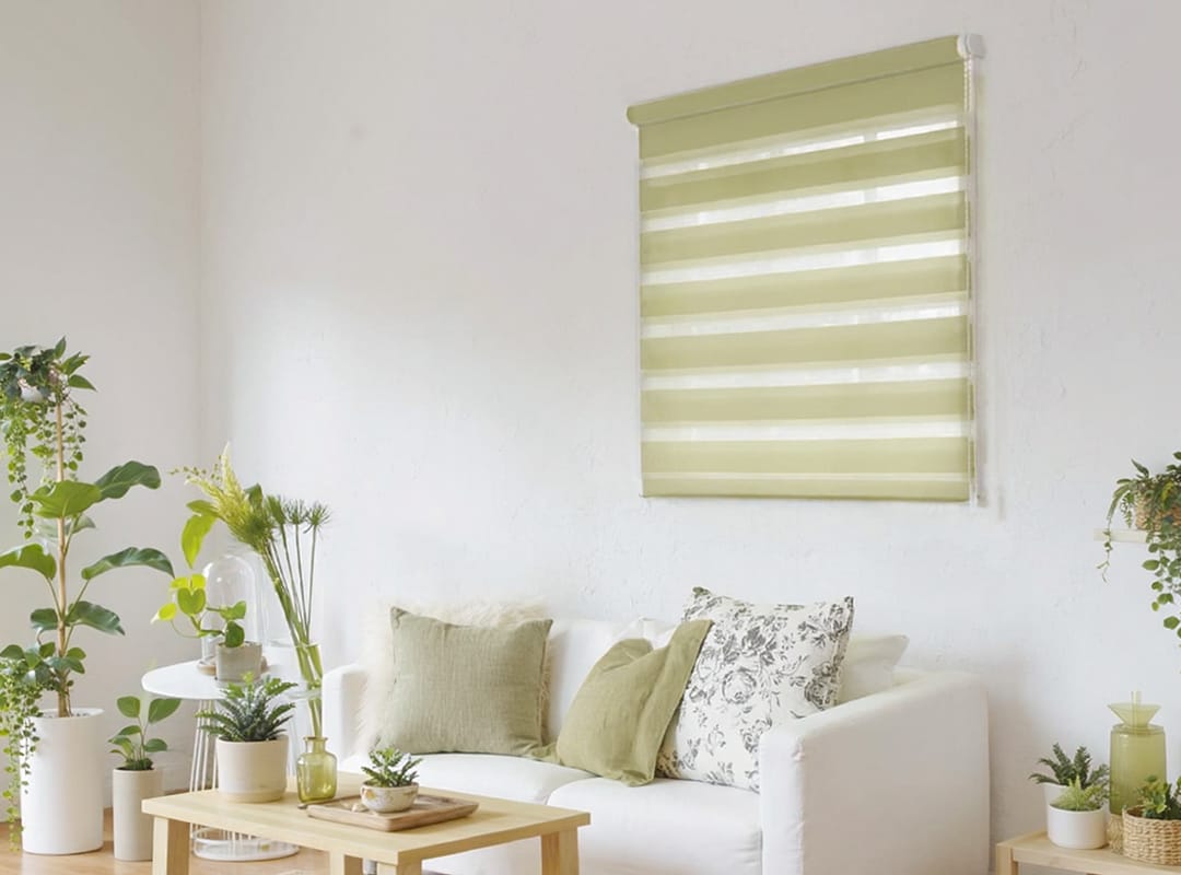 調光ロールスクリーン グリーン リビングにおすすめのやさしいカラー