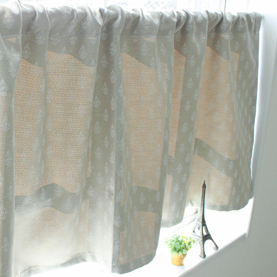 真高機能で清潔感あるパーフェクトなホワイトのカフェカーテン