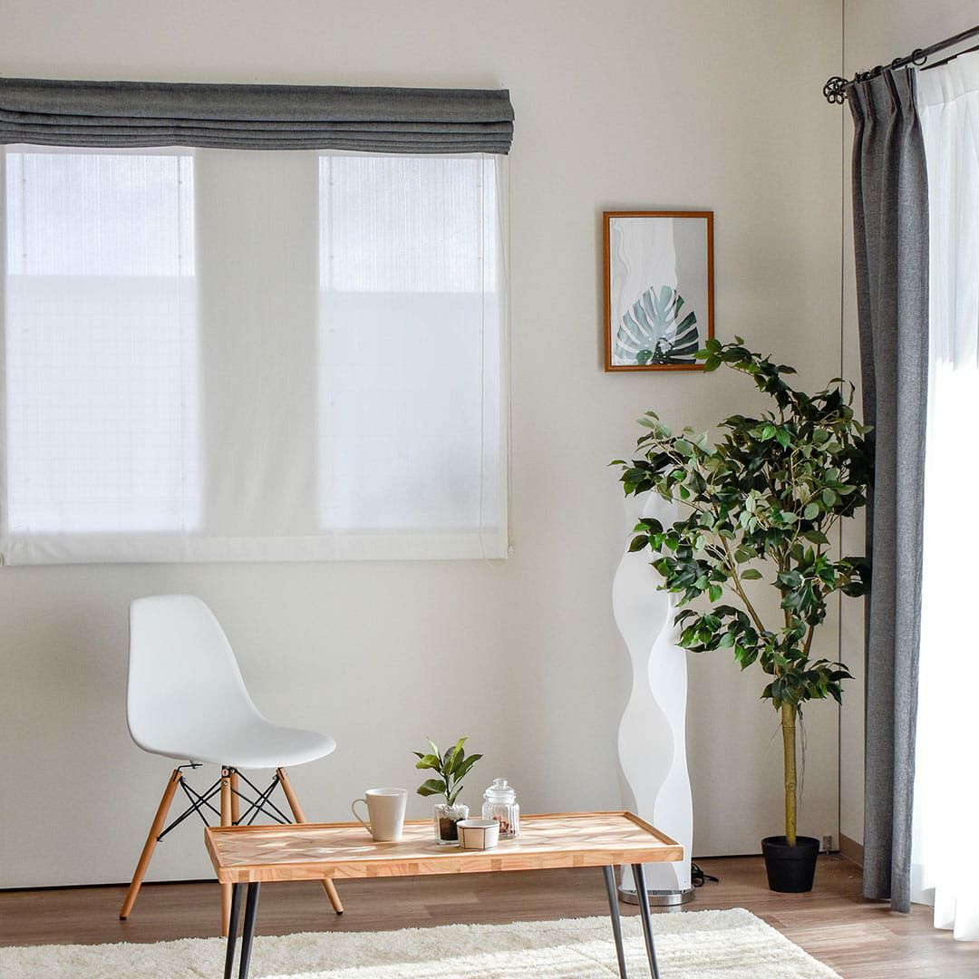 写真はダブルシェード（正面付け）です。この商品はドレープの幕体は付きません。