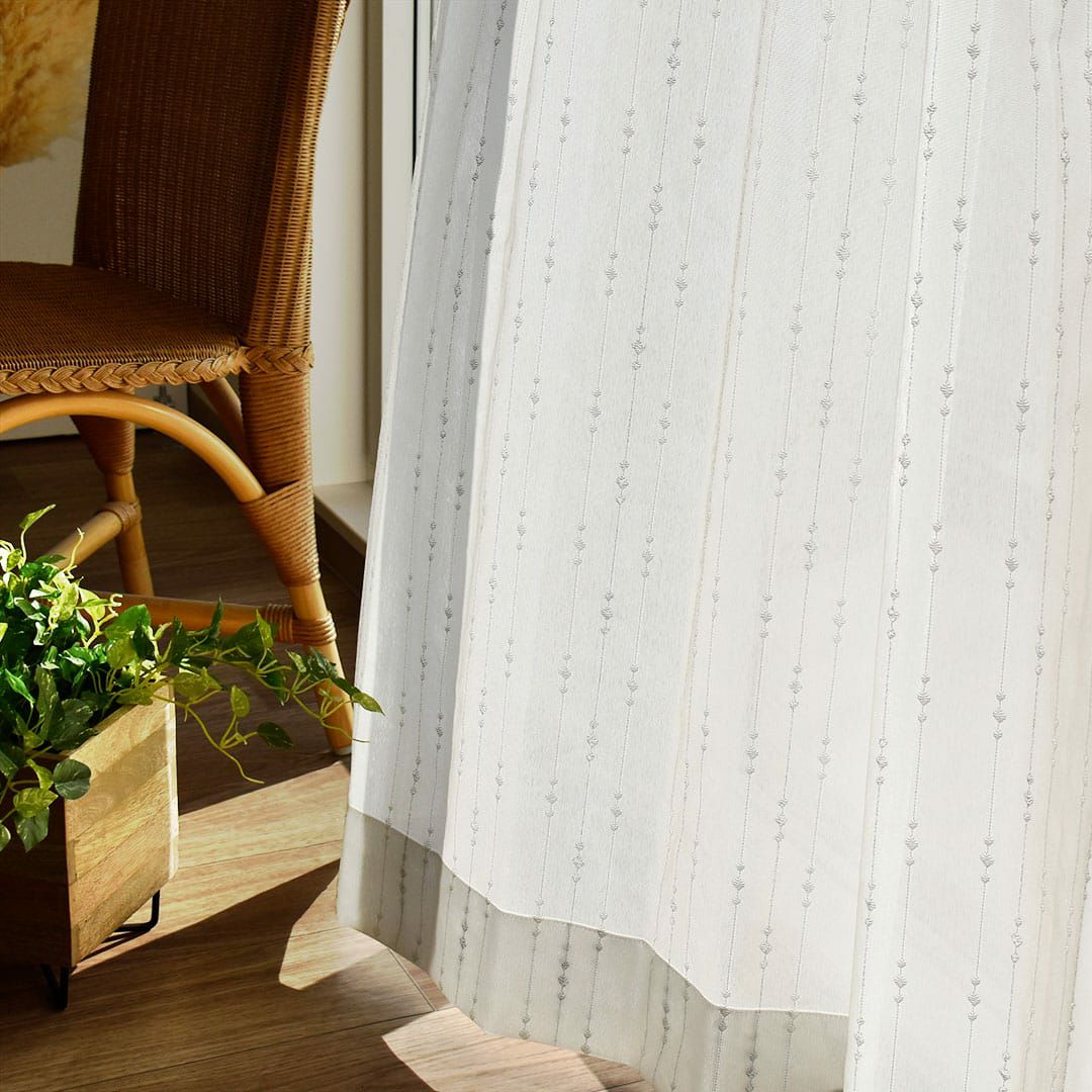 写真は1.5倍ヒダプレミアム縫製＋形状記憶加工付きです