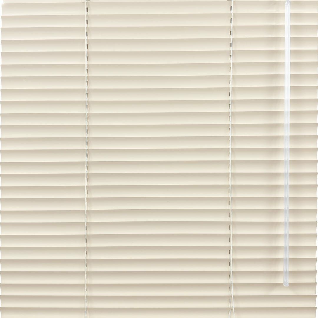 ナチュラルアイボリー