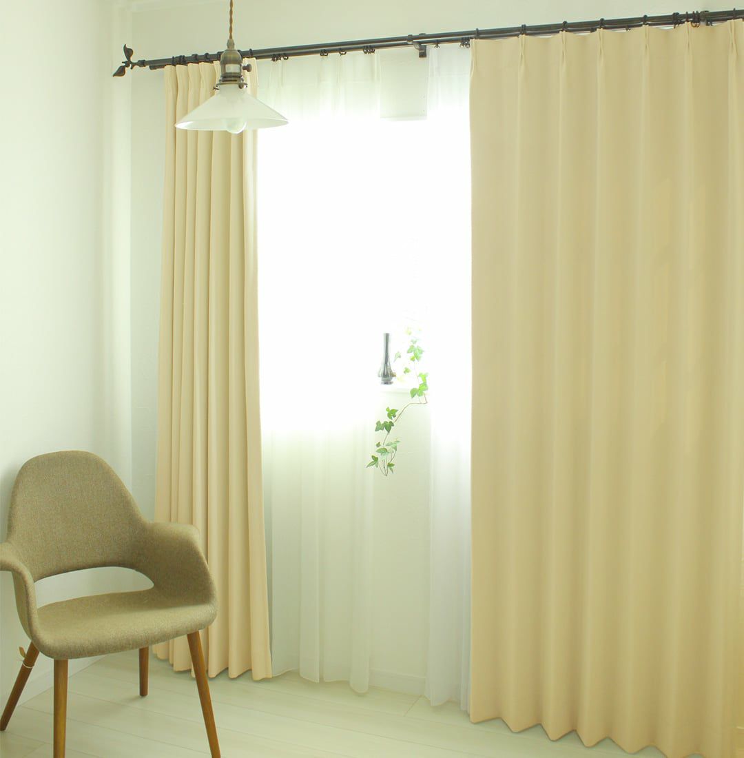 ライトベージュ