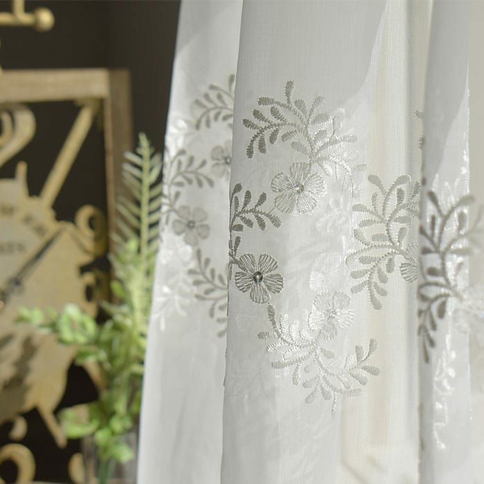 パールホワイトの華やかなトルコ刺繍レースカーテン| カーテン通販専門