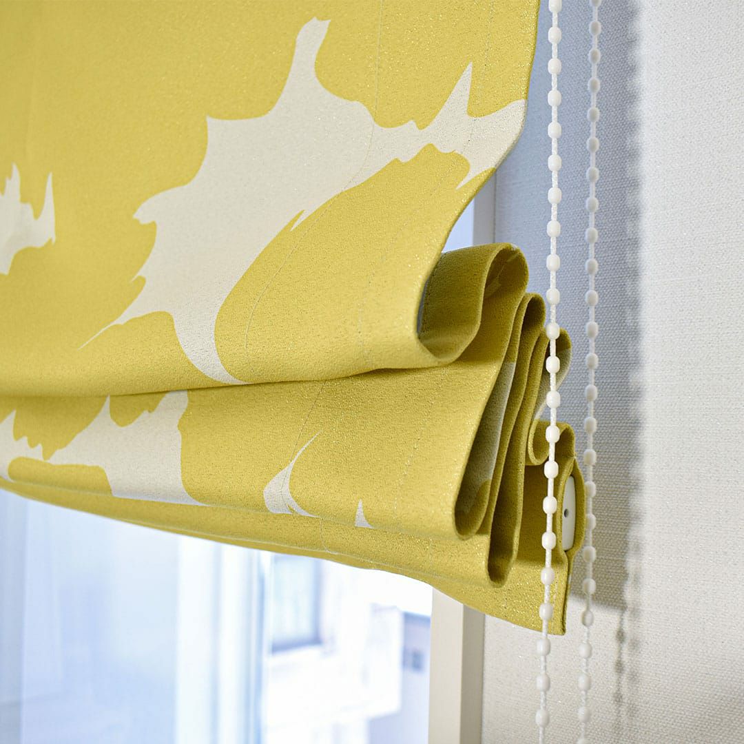 お部屋のアクセントに♪大人っぽい花柄がおしゃれな2級遮光カーテン