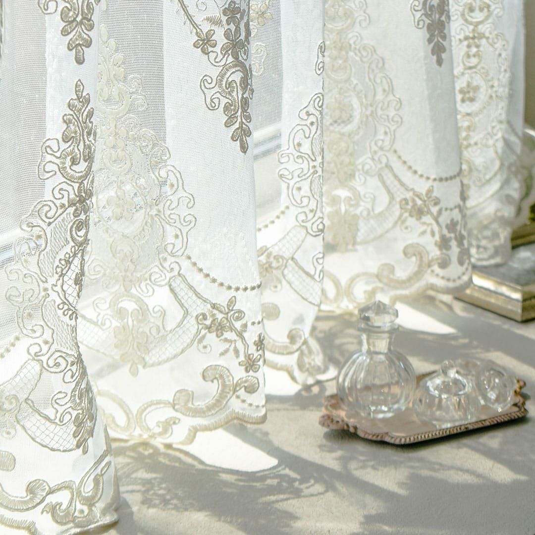 オーナメントモチーフの刺繍が美しいトルコレースカフェカーテン