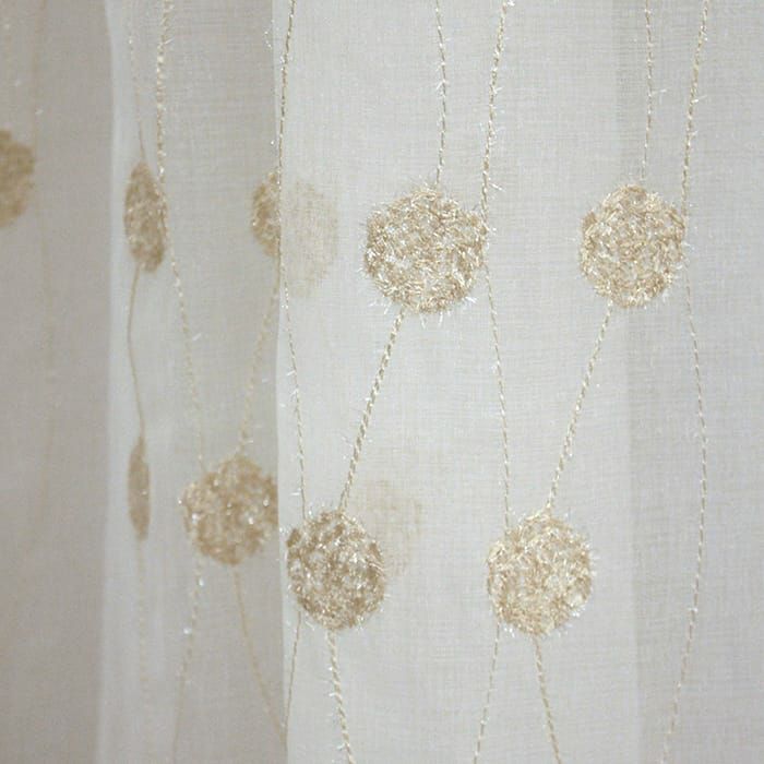 ベージュ
