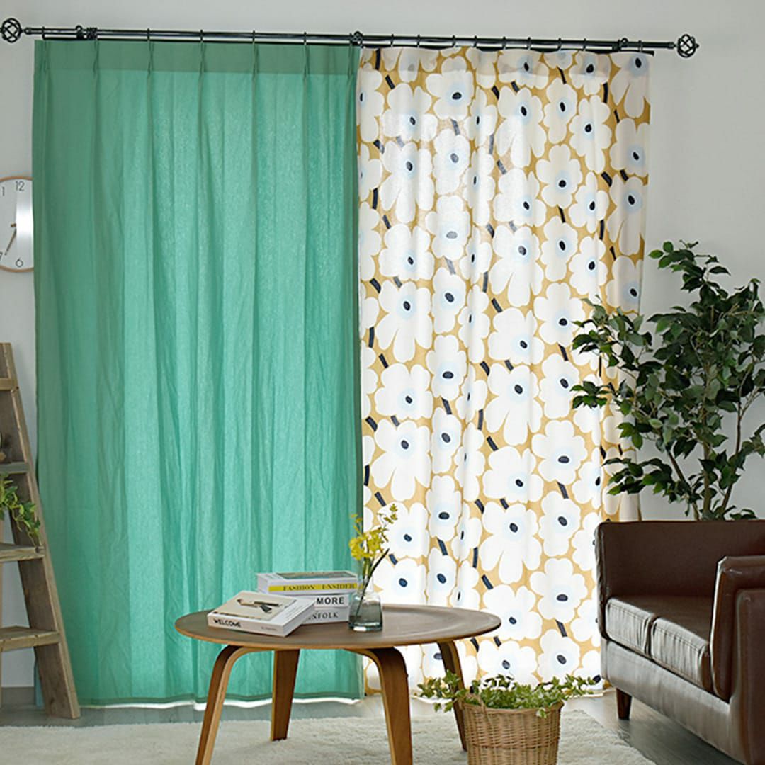 マリメッコの人気柄のミドルサイズのケシの花カーテン(ベージュ