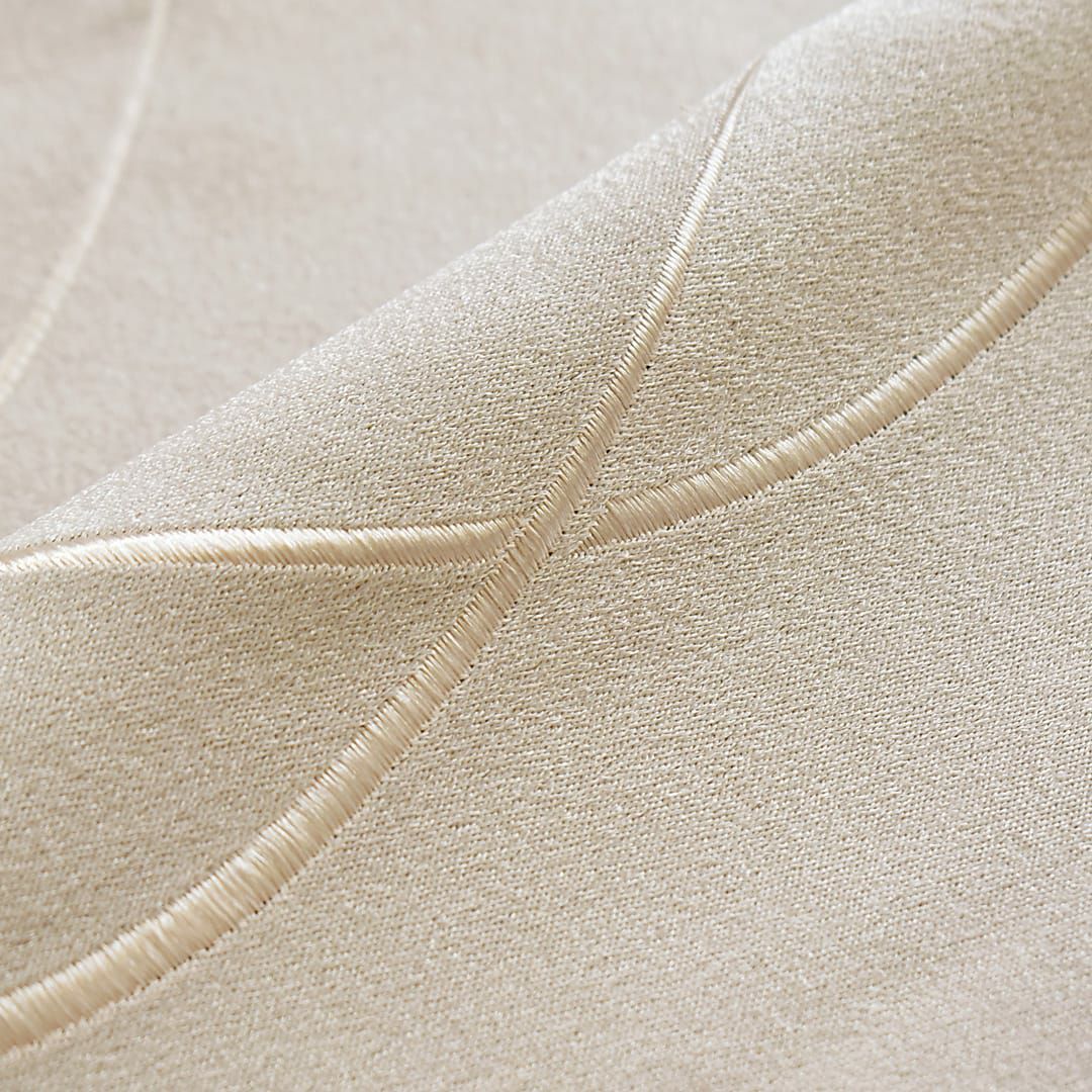 ピンクベージュ