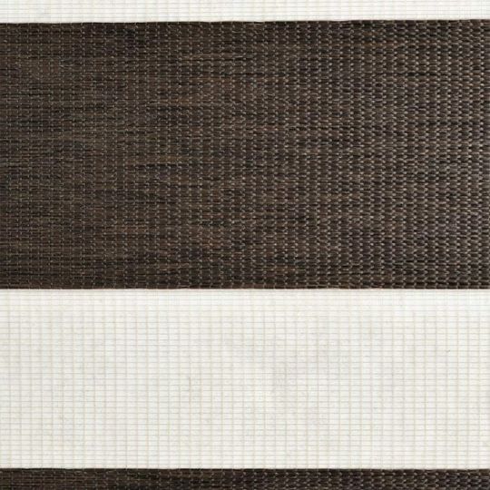 ダークブラウン