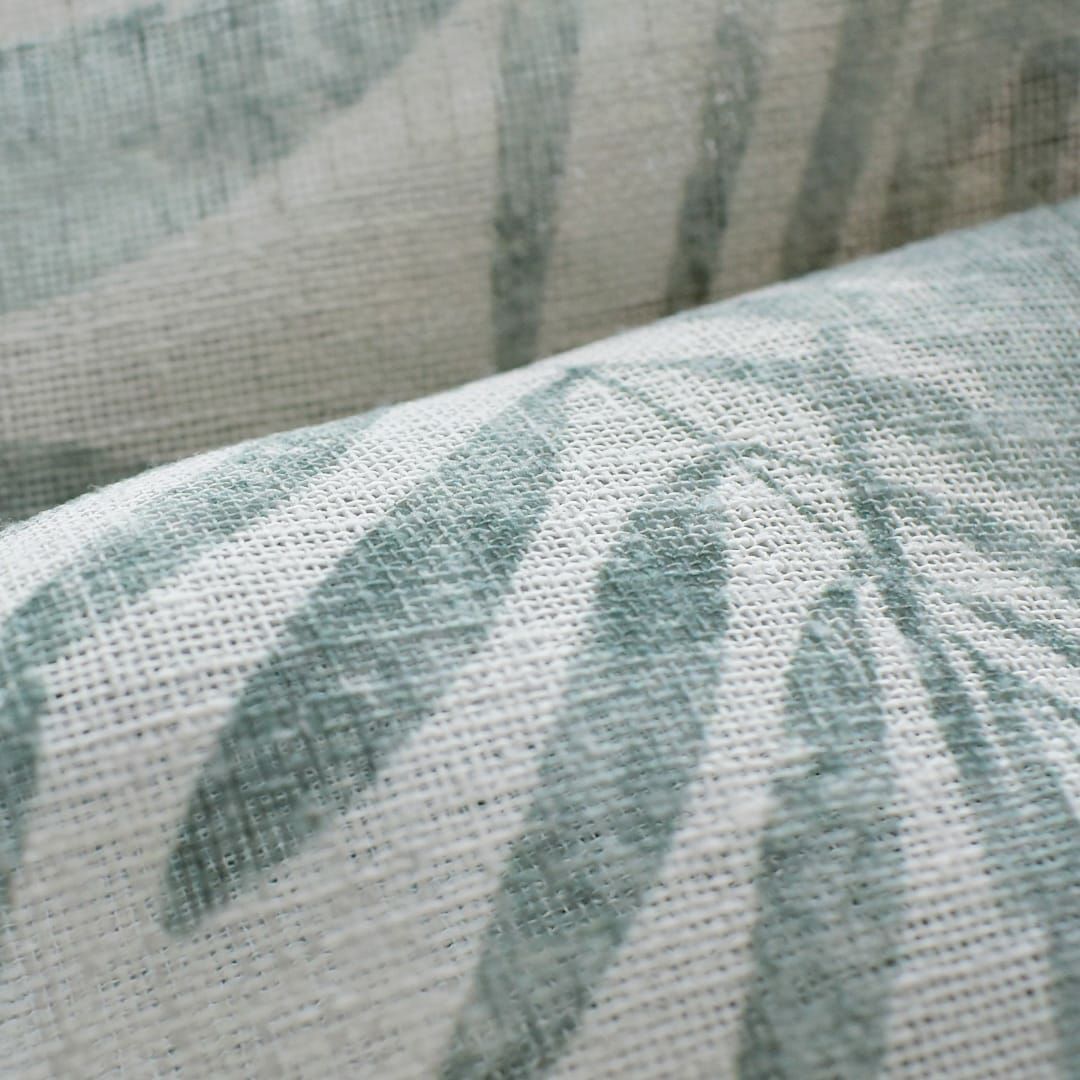 グリーンのボタニカルUVカットレースカーテン「ココグリーン