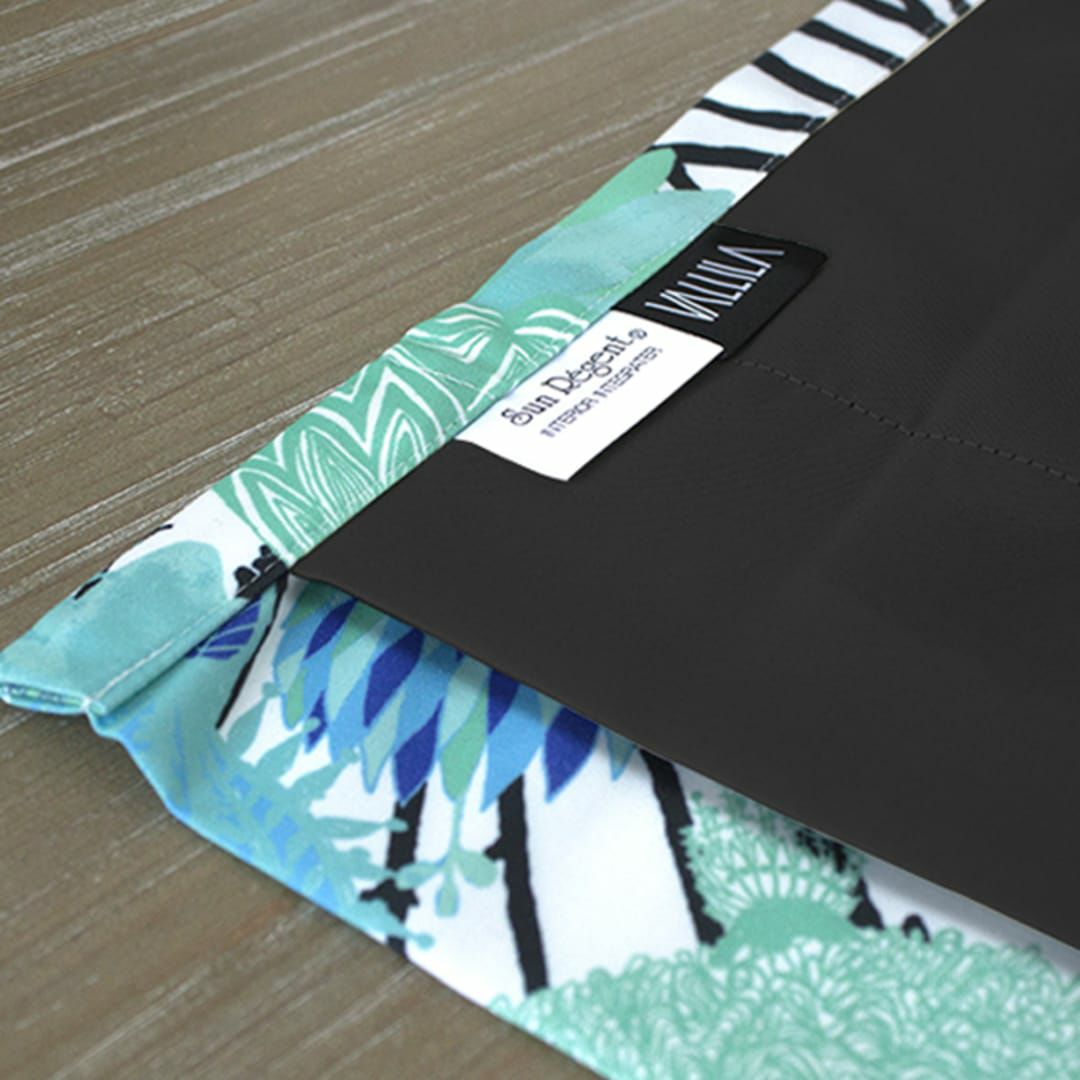 ブラックの裏地