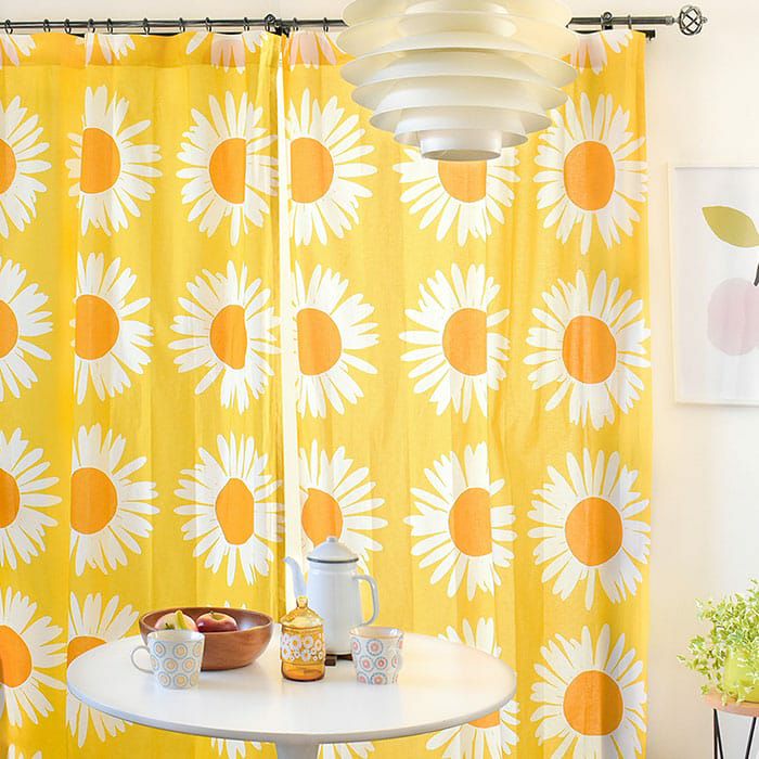 本場北欧のマリメッコデザインでひまわりのモチーフを大胆にデザイン