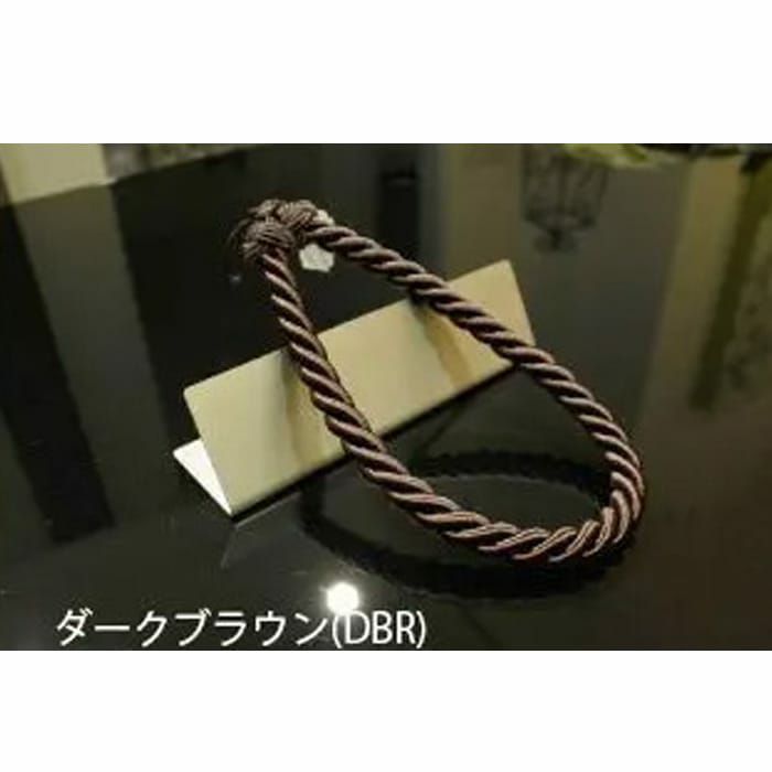 ダークブラウン