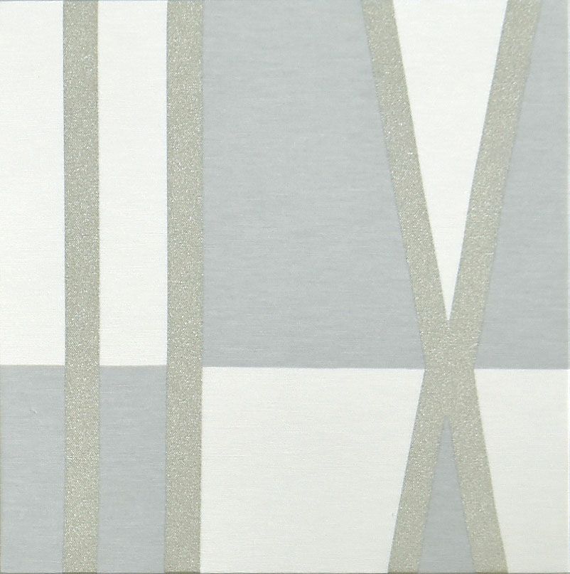 グレー