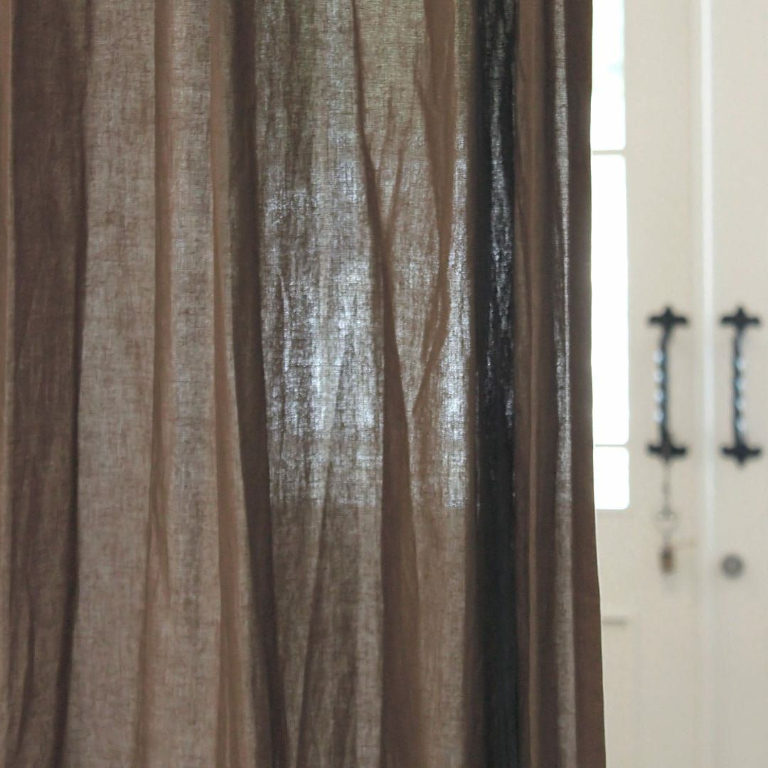 ダークブラウン