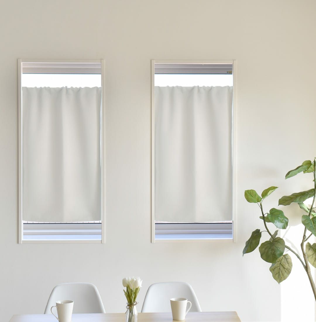 アウトレットのカフェカーテン